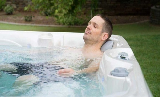 فواید آبدرمانی با جکوزی چیست؟